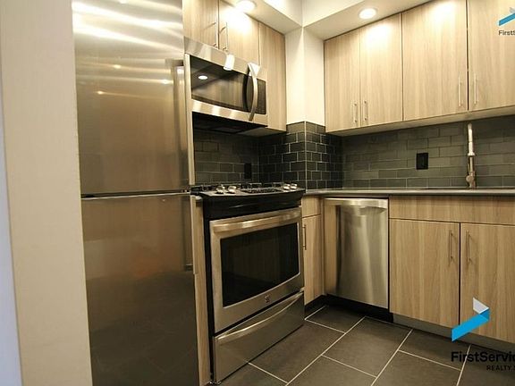 3rd image of 141 E 89th St APT 3L