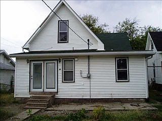 2nd image of 846 Elm St