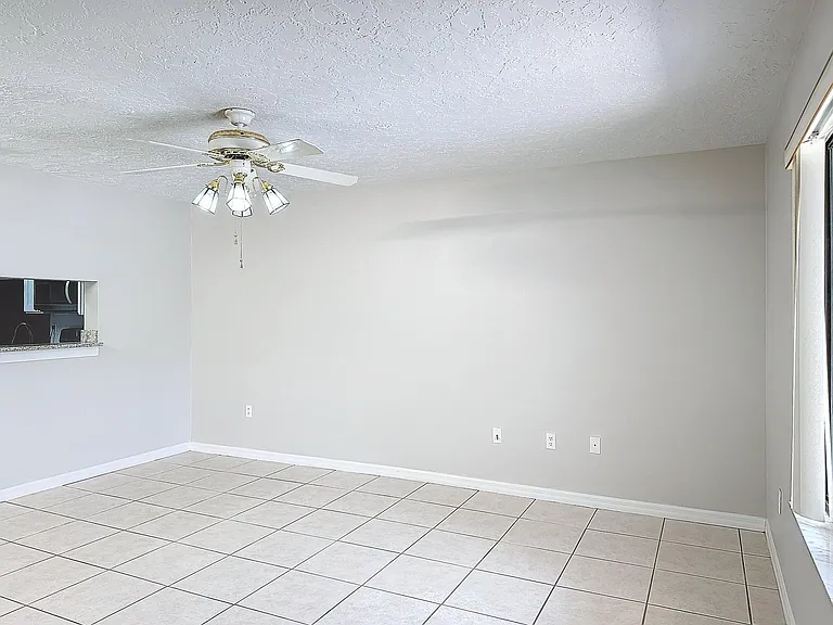 287 Nottingham Pl — Photo 5