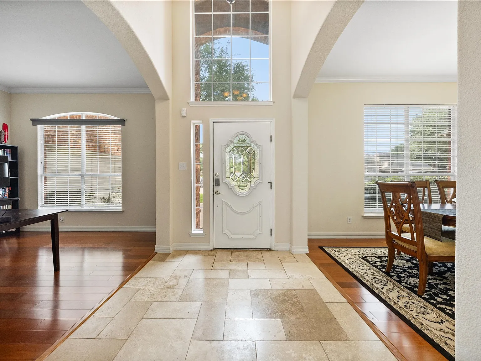 4 bed, 3029 sqft, $4,500 — Photo 4