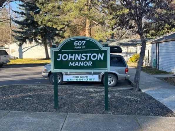 144 - Johnston Manor, 607 Park St #17, Ashland, OR 97520