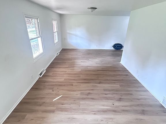 3rd image of 9833 W Plainfield Ave #1