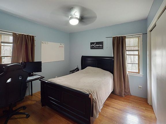 3rd image of 6 Princeton Ct