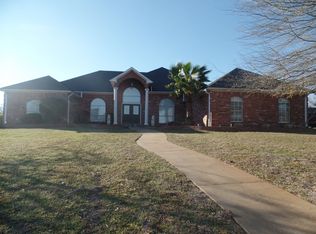 611 Pebble Beach Dr, Jacksonville, TX 75766