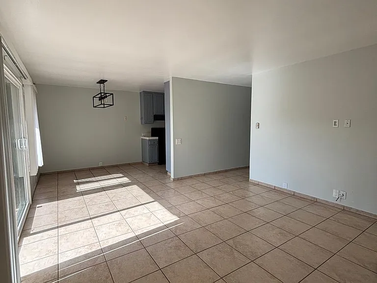 1729 Regency Way #C — Photo 2
