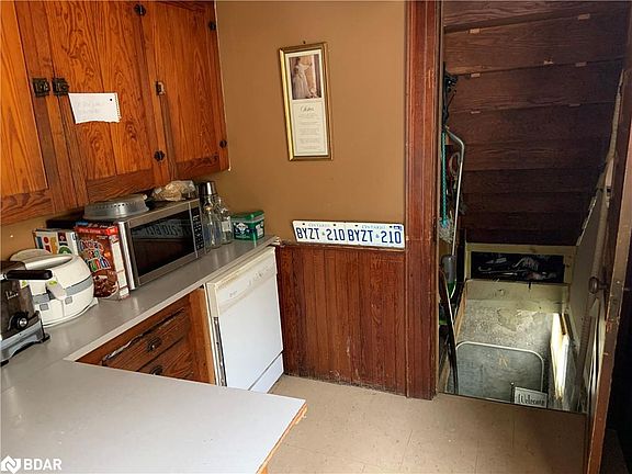 5th image of 40 Sophia St W