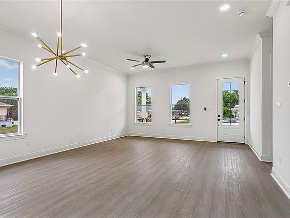 3rd image of 1801 37th St