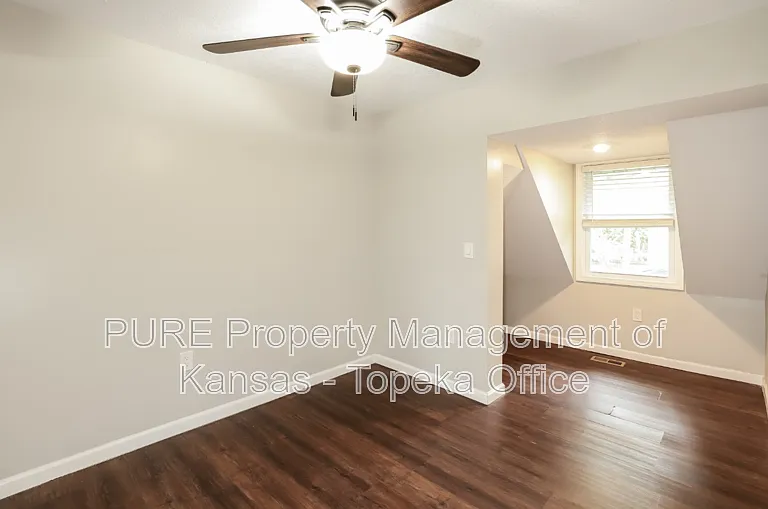 1016 SW College Ave — Photo 8