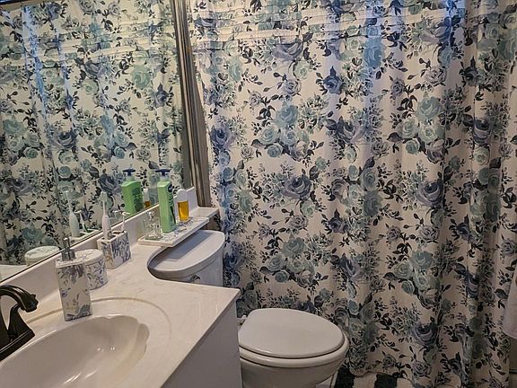 Master Bathroom Walk in shower