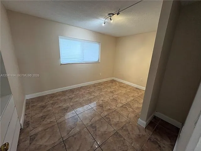 1075 NE Miami Gardens Dr #211 — Photo 11