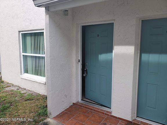 2nd image of 52 Masters Dr APT D