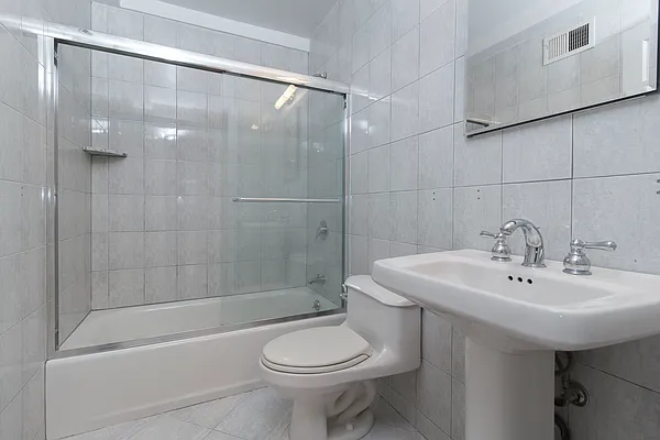 Rented by Oxford Property Group | media 18