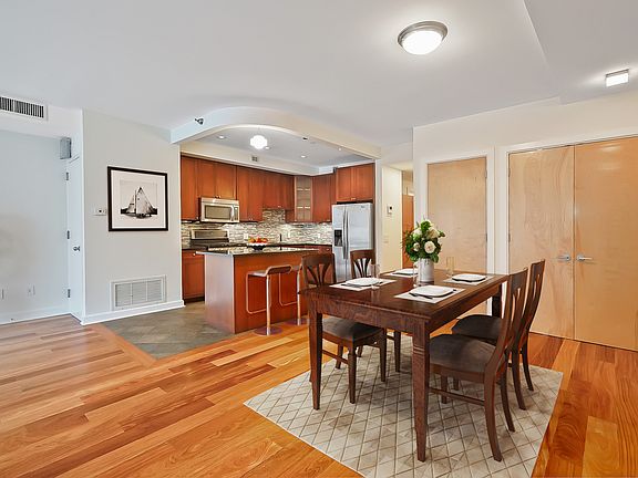 4th image of 316 2nd St APT 3E