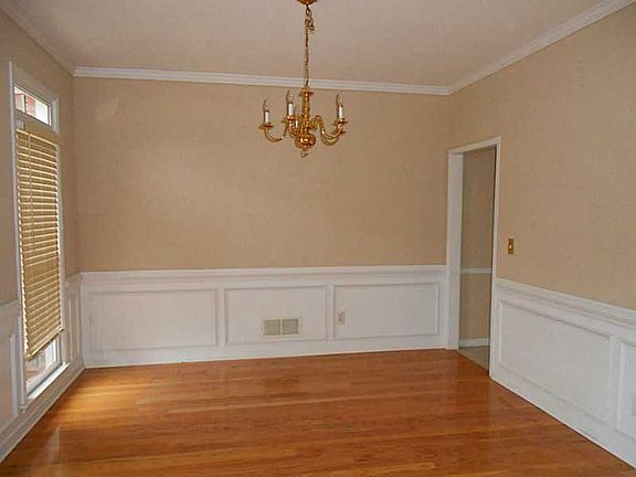 3rd image of 3610 Burnt Hickory Dr