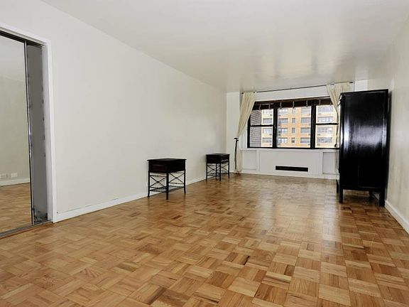 3rd image of 301 E 62nd St APT 12B
