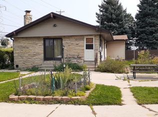 945 W Waterford Ave, Milwaukee, WI 53221