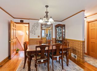 9561 Trail East Rd, Bloomington, MN 55420