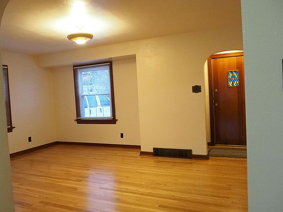 3rd image of 24 Halleck Ave