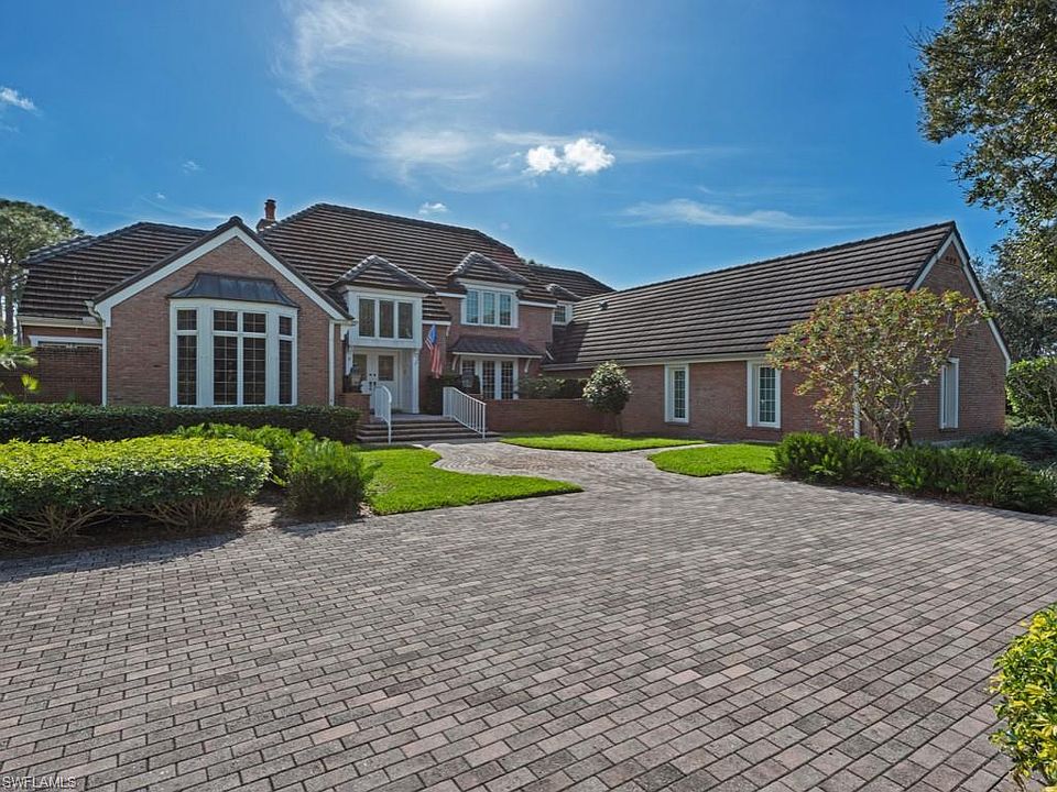 1st image of 3893 Woodlake Dr