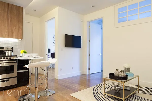 Rented by Rennit Inc. | media 17