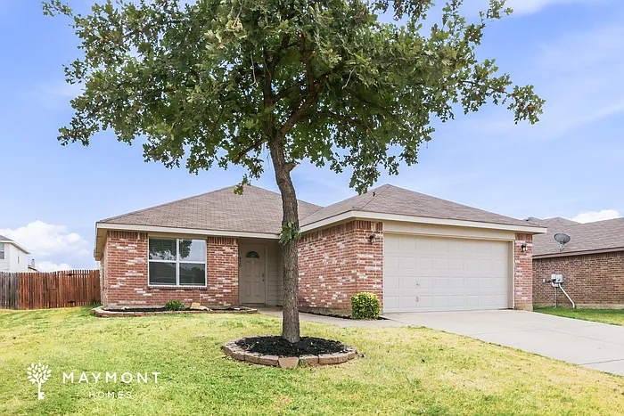3 bed, 2.0 bath, 1631 sqft, $2,045 — Photo 2