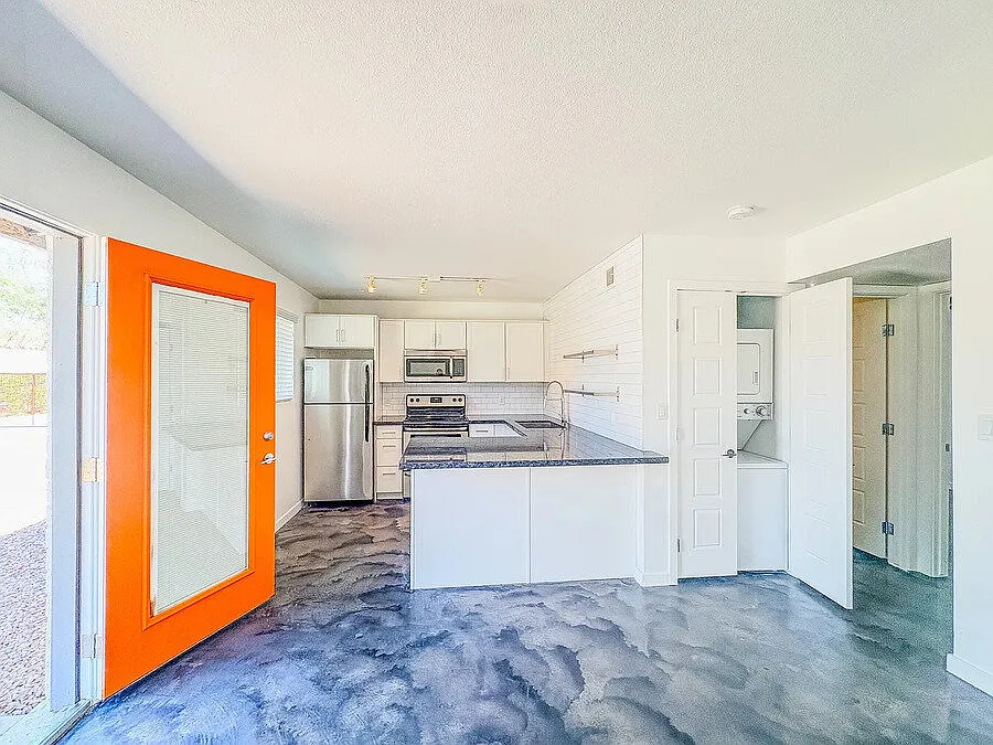 2 bed, 1.0 bath, 875 sqft, $1,850 — Photo 2