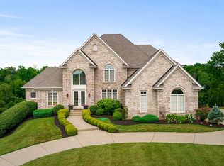 2703 Meadowwood Ct, Prospect, KY 40059