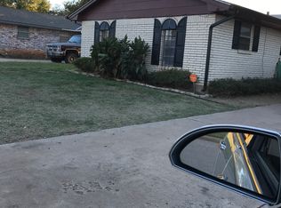 4609 Meadowoak Dr, Midwest City, OK 73110