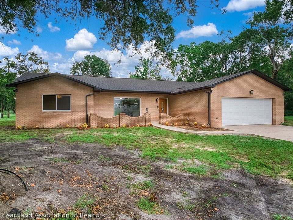 1st image of 1050 Knollwood Cres