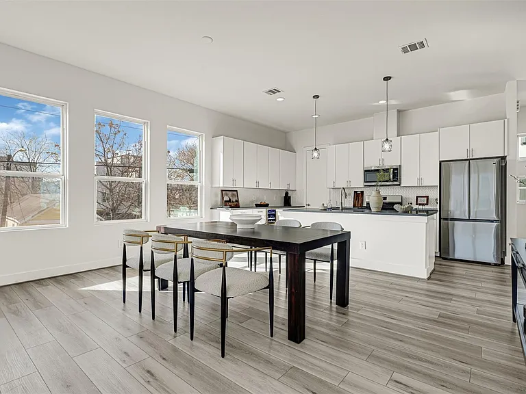 3313 Baer St — Photo 13