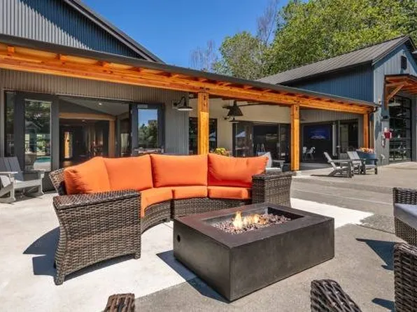 Citizen & Oake Apartments