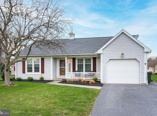305 Redwood Ln, New Holland, PA 17557