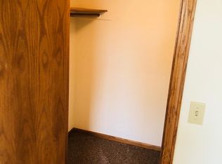6133 NW 2nd Cir APT 136, Lincoln, NE 68521