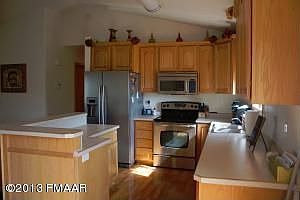 5th image of 865 16th Avenue Ct W