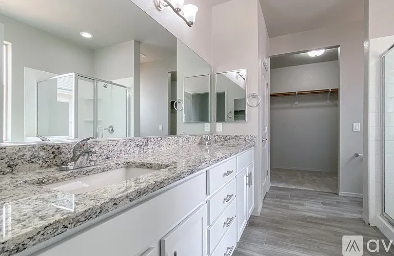 343 Berwick Pl — Photo 7