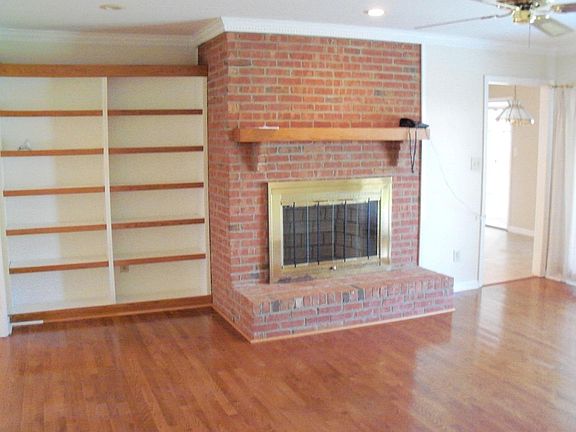 3rd image of 238 Ashby Cir