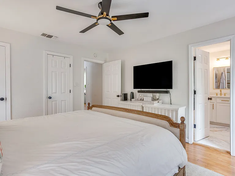 2541 Walsh Ct — Photo 22
