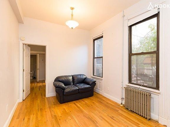 5th image of 85 Clay St APT 1B