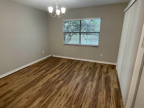 5th image of 418 Domenico Cir