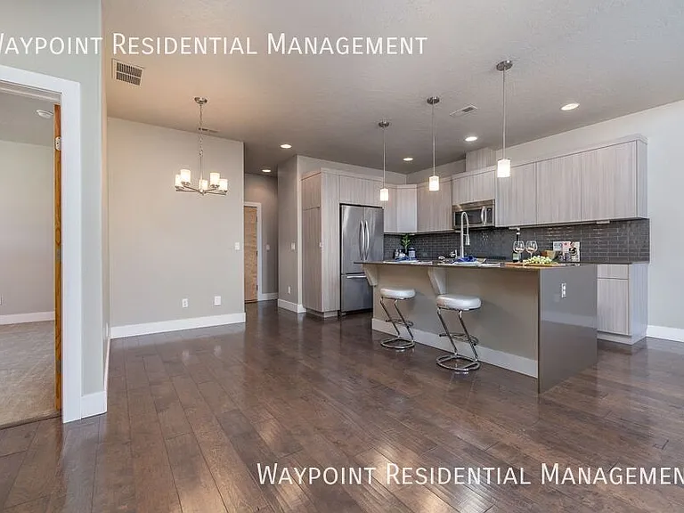 1415 E Lone Creek Dr — Photo 12