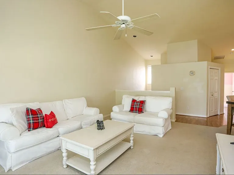 966 Woodshire Ln #204 — Photo 7