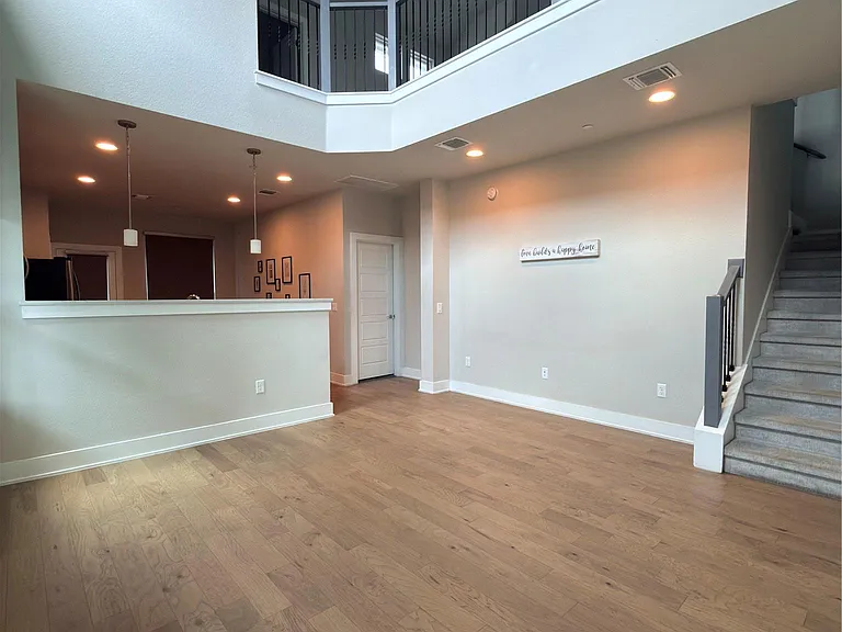 11216 Gadsen Ln — Photo 34