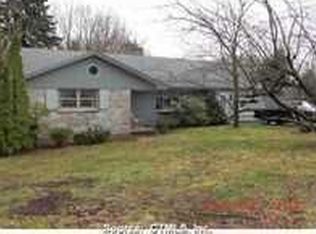 48 Barberry Ln, Meriden, CT 06451