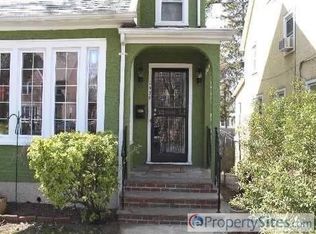 10438 198th St, Saint Albans, NY 11412