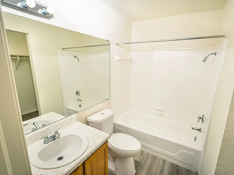 Tamarack Place Apartments — Photo 66