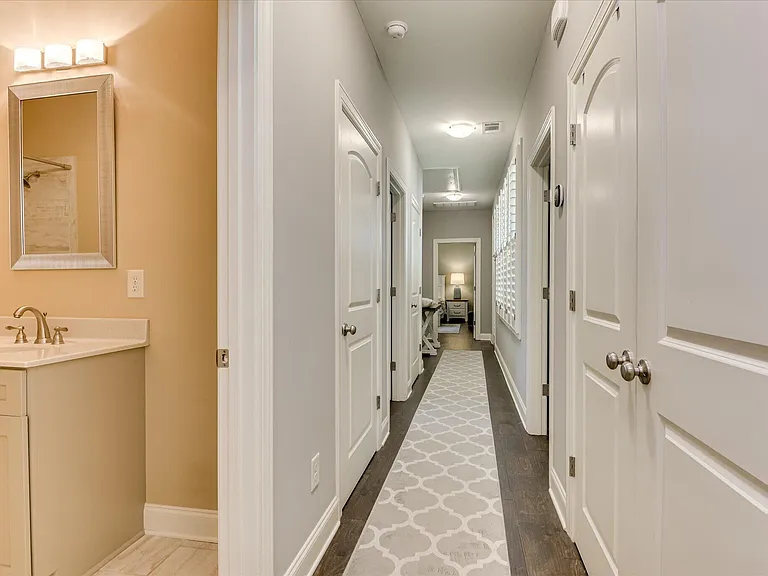 108 Tremont Dr — Photo 17