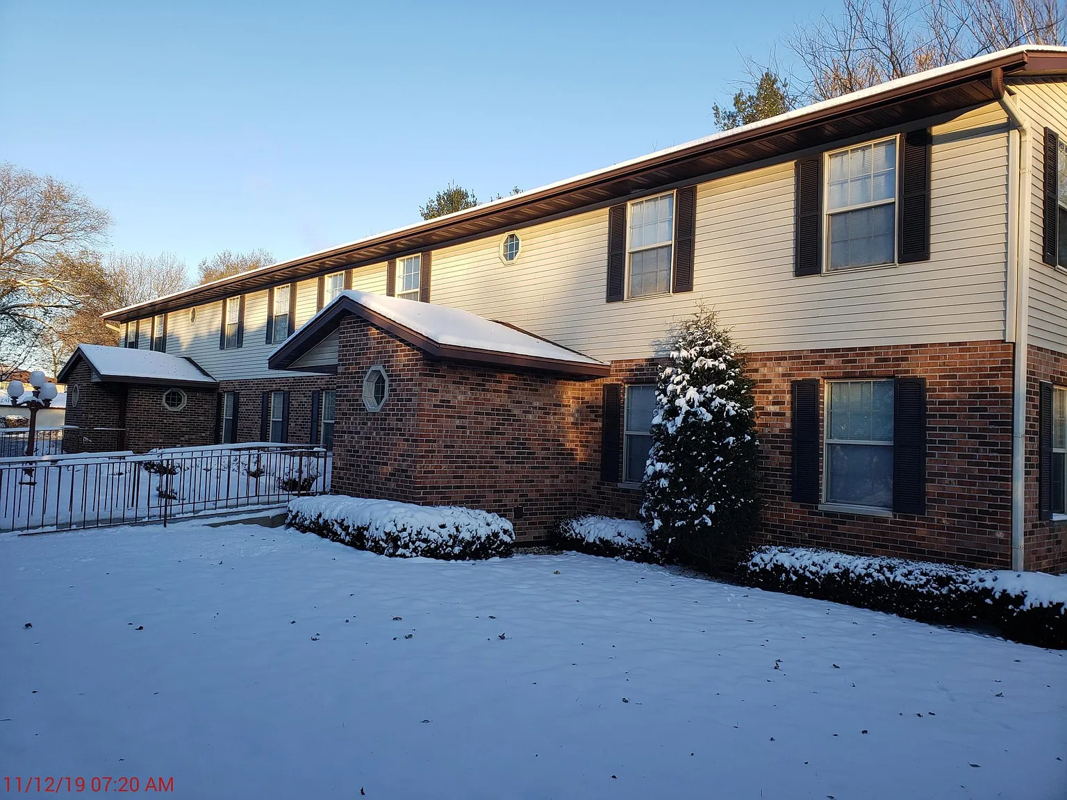 2 bed, $1,400 — Photo 1