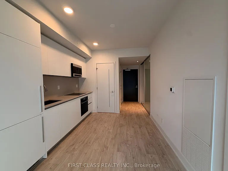 8 Cumberland St #3604 — Photo 10