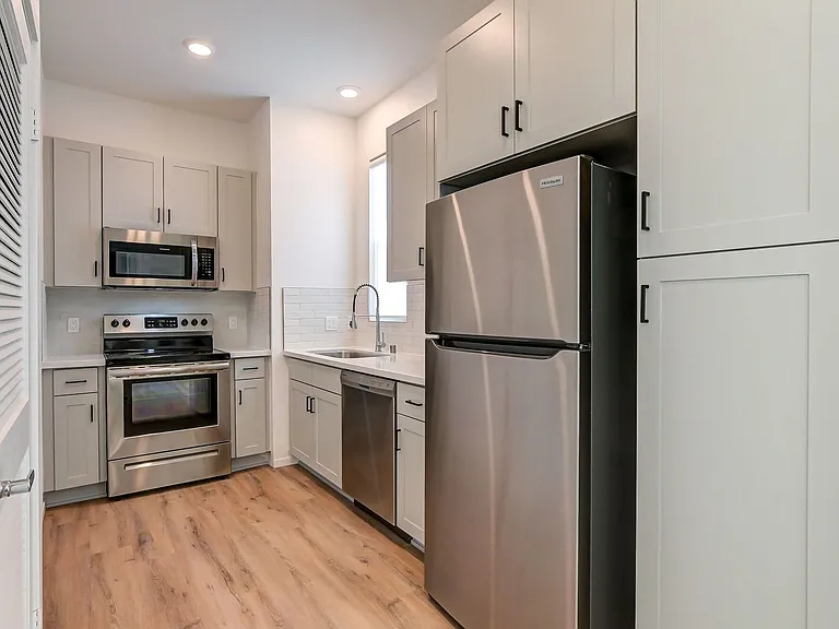2040 N Highland Ave — Photo 12
