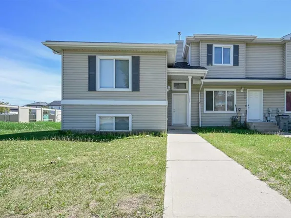 9627 W 91st St, Grande Prairie, AB T8X 1V2